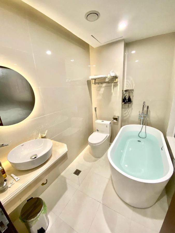 Moonlight Hotel Ha Long Buitenkant foto