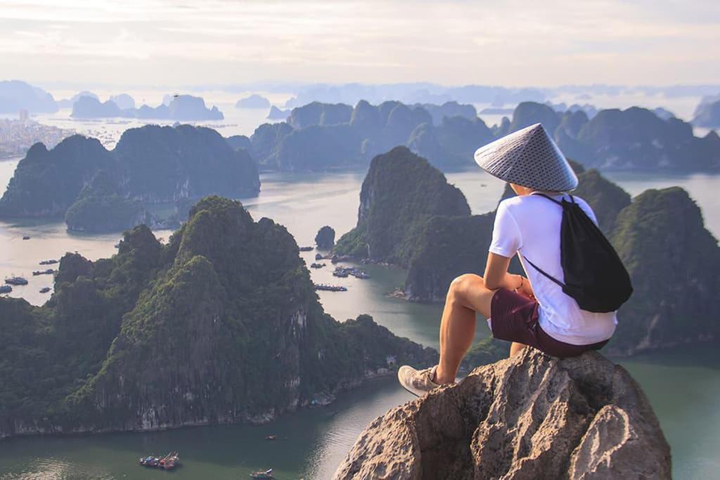 Moonlight Hotel Ha Long Buitenkant foto