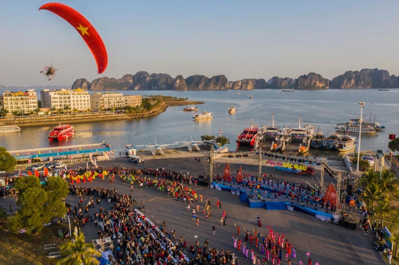 Moonlight Hotel Ha Long Buitenkant foto